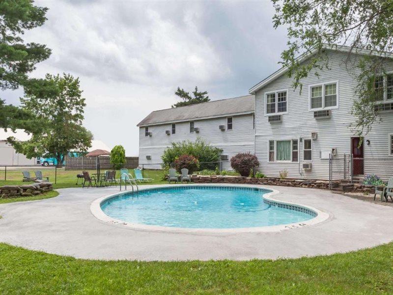 Travelodge By Wyndham Great Barrington Berkshires Bagian luar foto