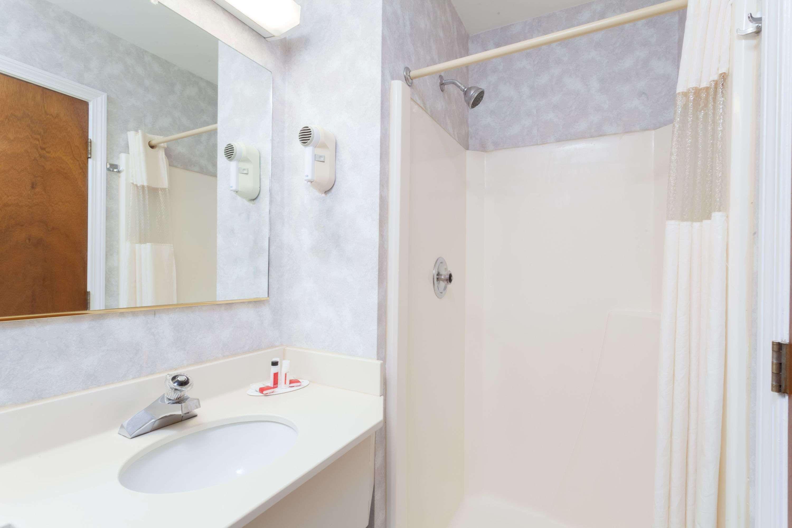 Travelodge By Wyndham Great Barrington Berkshires Bagian luar foto