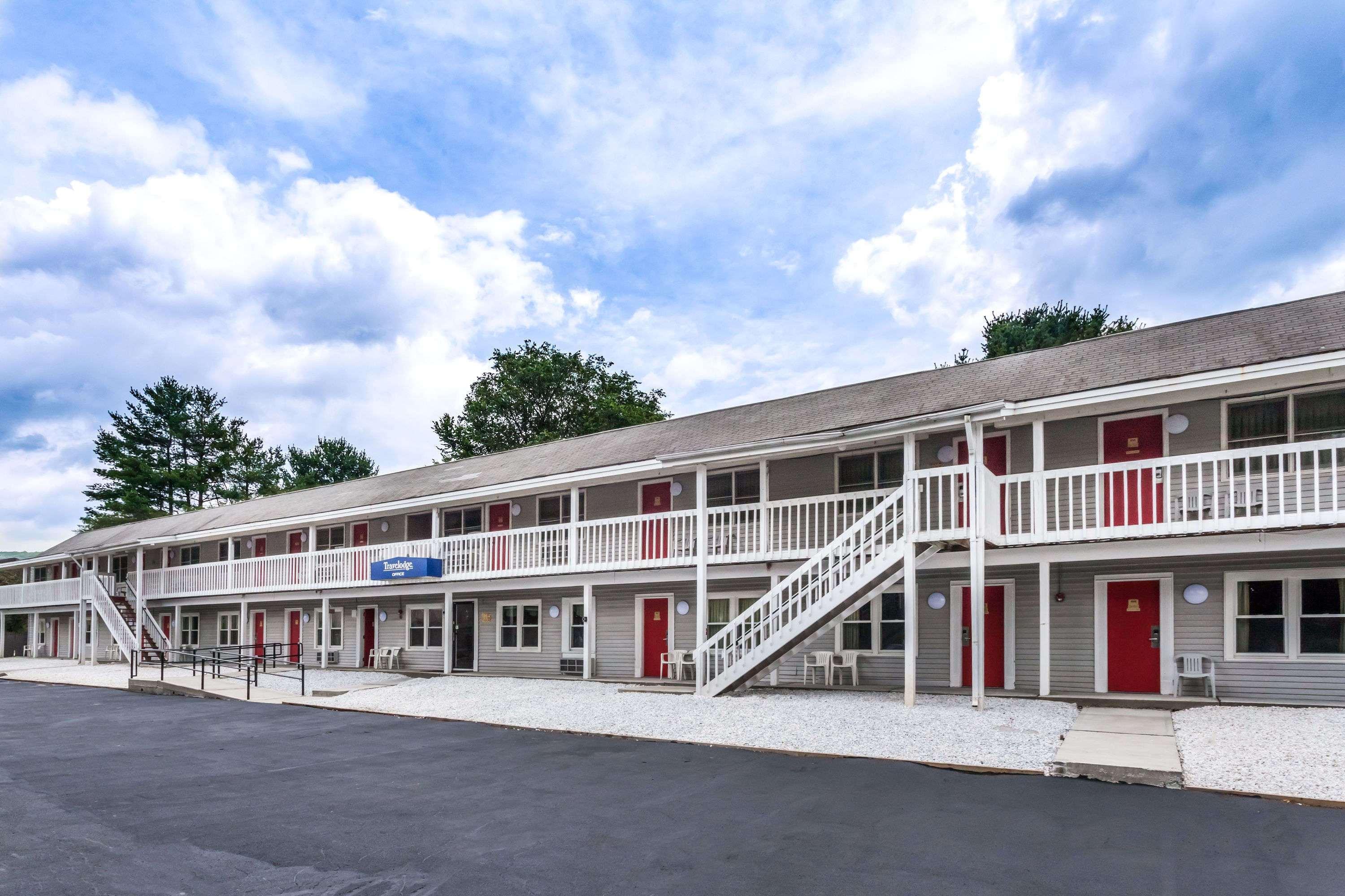 Travelodge By Wyndham Great Barrington Berkshires Bagian luar foto